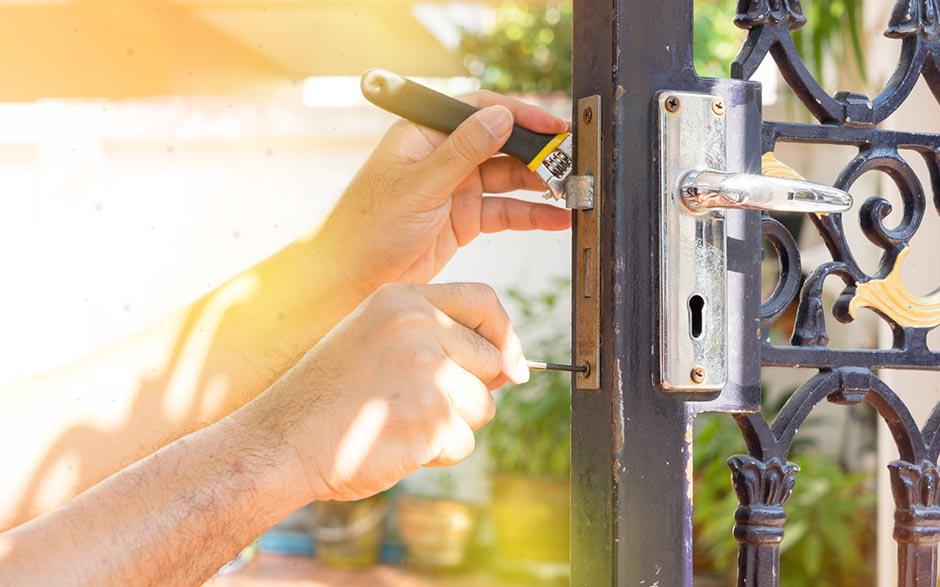 ouverture de porte claquée serrurier Eyguières