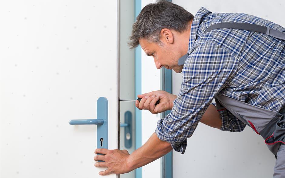 ouverture de porte claquée serrurier Eyguières